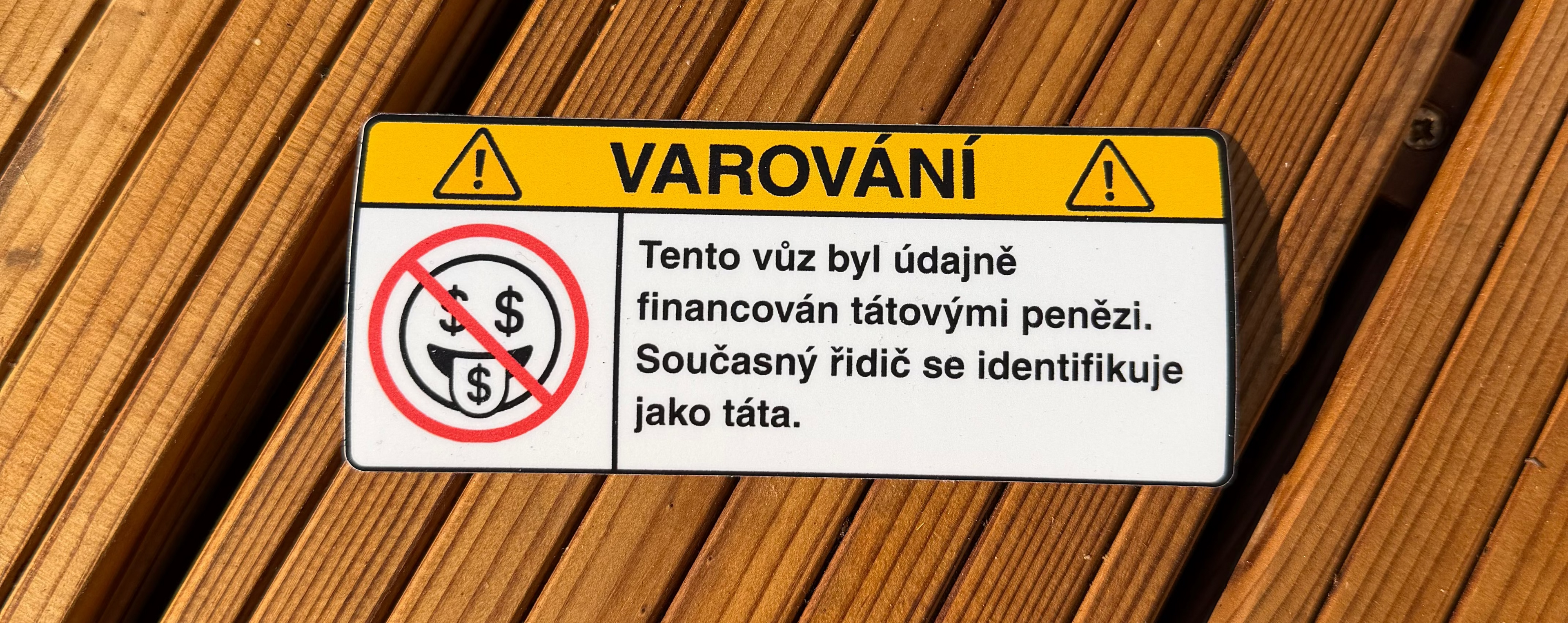 VAROVÁNÍ: Sponzorováno tátou